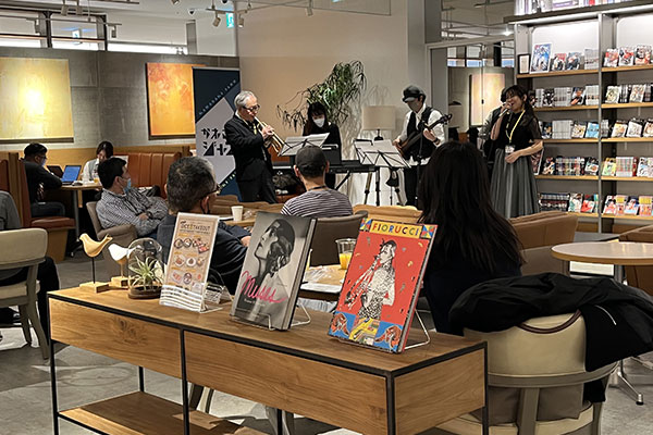 TSUTAYA SHARE LOUNGE スペシャルミニライブ